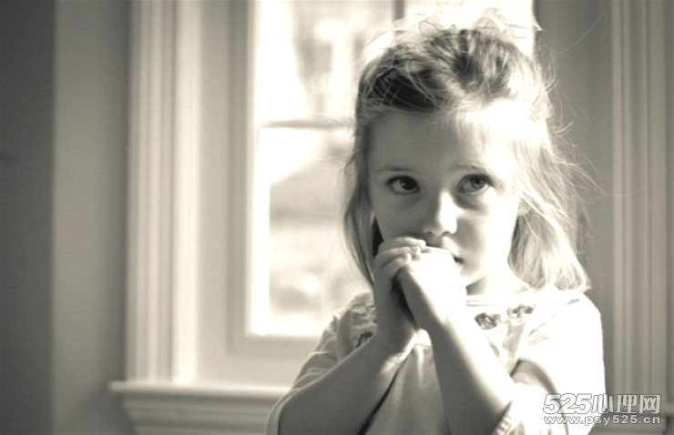 那些缺乏安全感的孩子，到底需要怎样的爱？